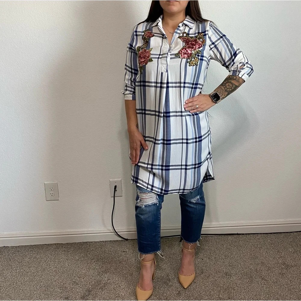 Candlelite Plaid Floral Applique Three Quarter Sleeve Rounded Hem Dress Size L